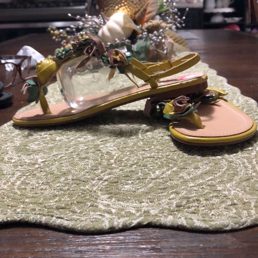 Sandals - Picture 2 of 3